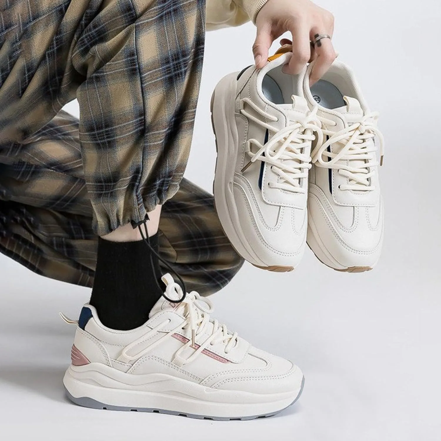 Athletic Shoes Women Low Top Lace Up Sport Shoes Comfortable Lightweight Casual Outdoor Fashion Walking Tennis Sneakers