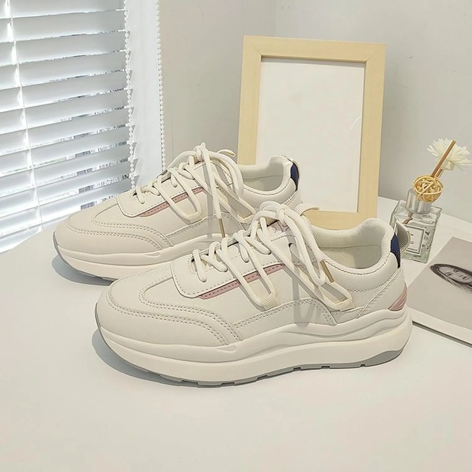 Athletic Shoes Women Low Top Lace Up Sport Shoes Comfortable Lightweight Casual Outdoor Fashion Walking Tennis Sneakers