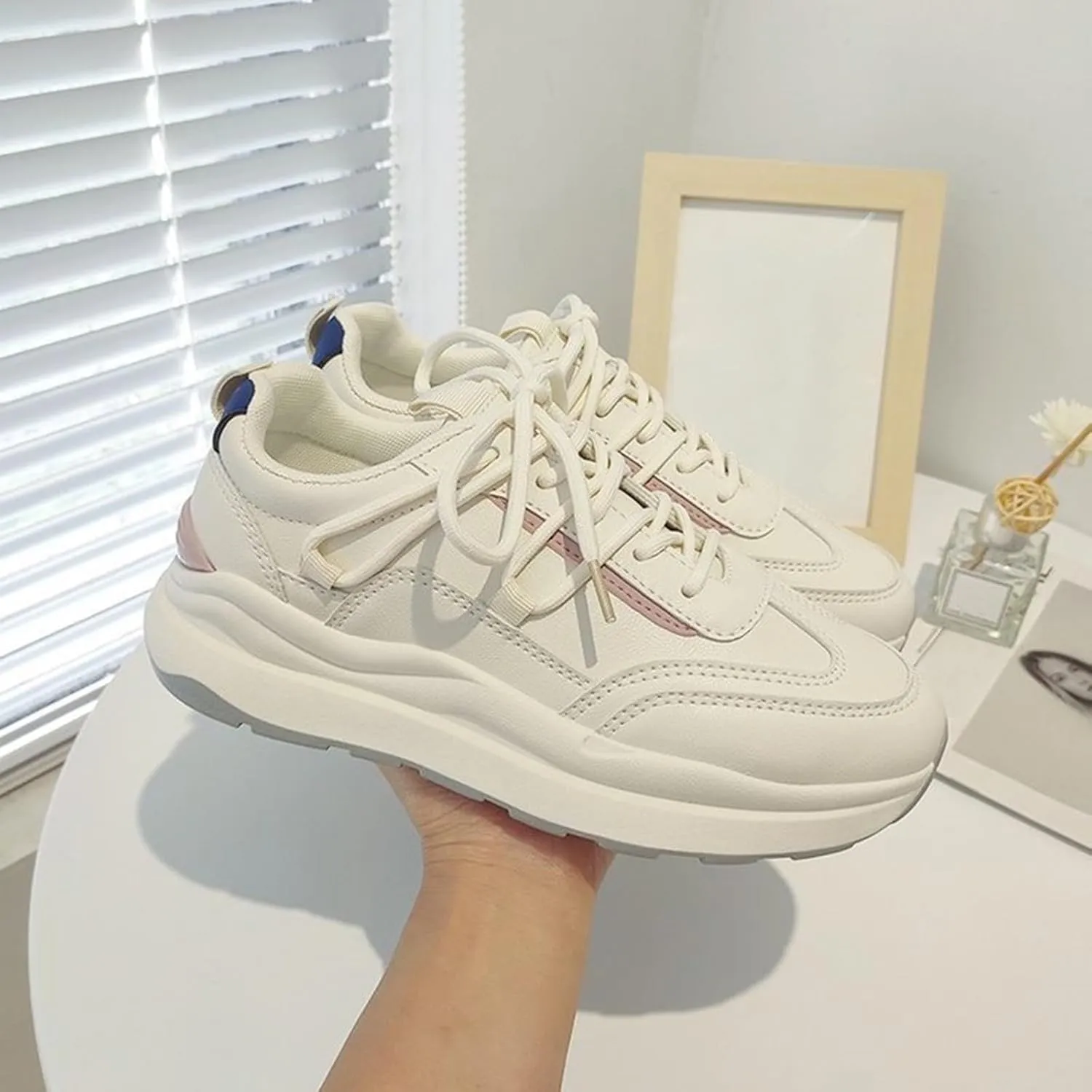 Athletic Shoes Women Low Top Lace Up Sport Shoes Comfortable Lightweight Casual Outdoor Fashion Walking Tennis Sneakers