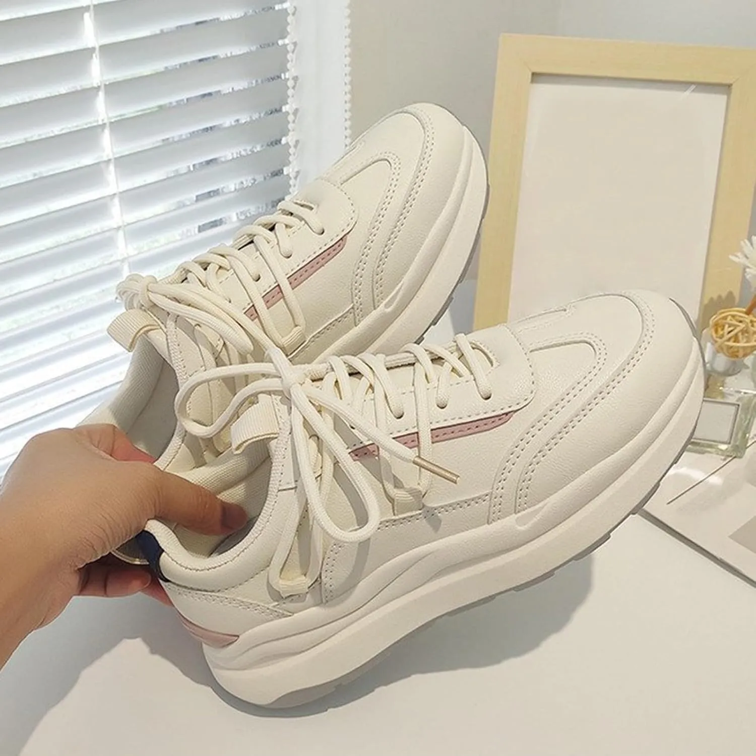 Athletic Shoes Women Low Top Lace Up Sport Shoes Comfortable Lightweight Casual Outdoor Fashion Walking Tennis Sneakers