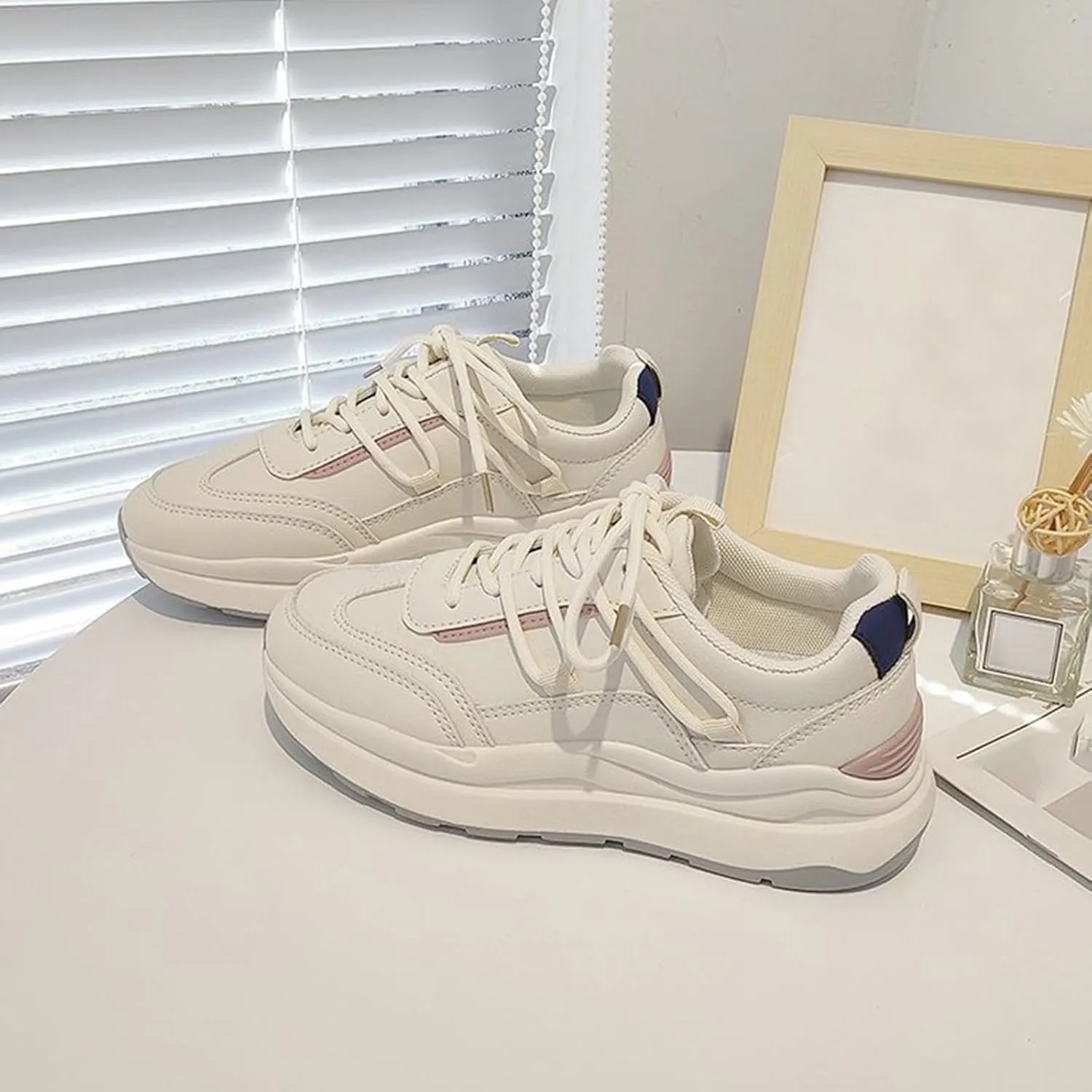 Athletic Shoes Women Low Top Lace Up Sport Shoes Comfortable Lightweight Casual Outdoor Fashion Walking Tennis Sneakers