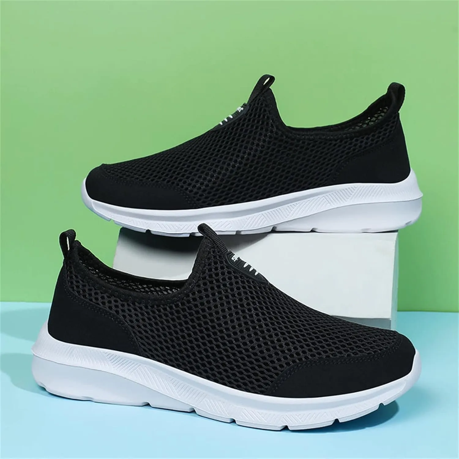 Lightweight Diabetic Shoes for Men Breathable and Light Outdoor Comfy Walking Shoe Soft Flat Soled Elderly Shoes