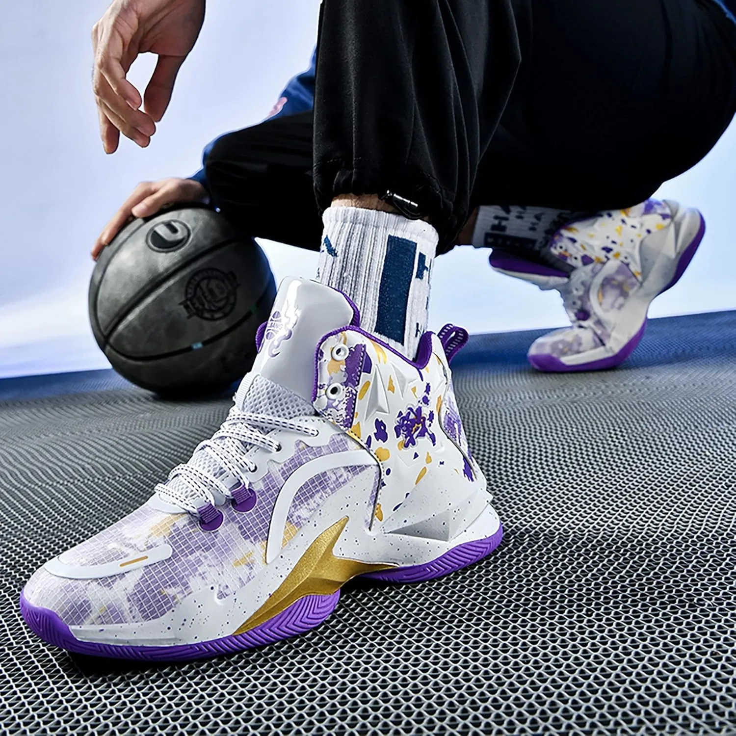 Men's Basketball Shoes are Breathable Shock-Absorbing Anti Slip Wear-Resistant Trendy Sports Training Boots