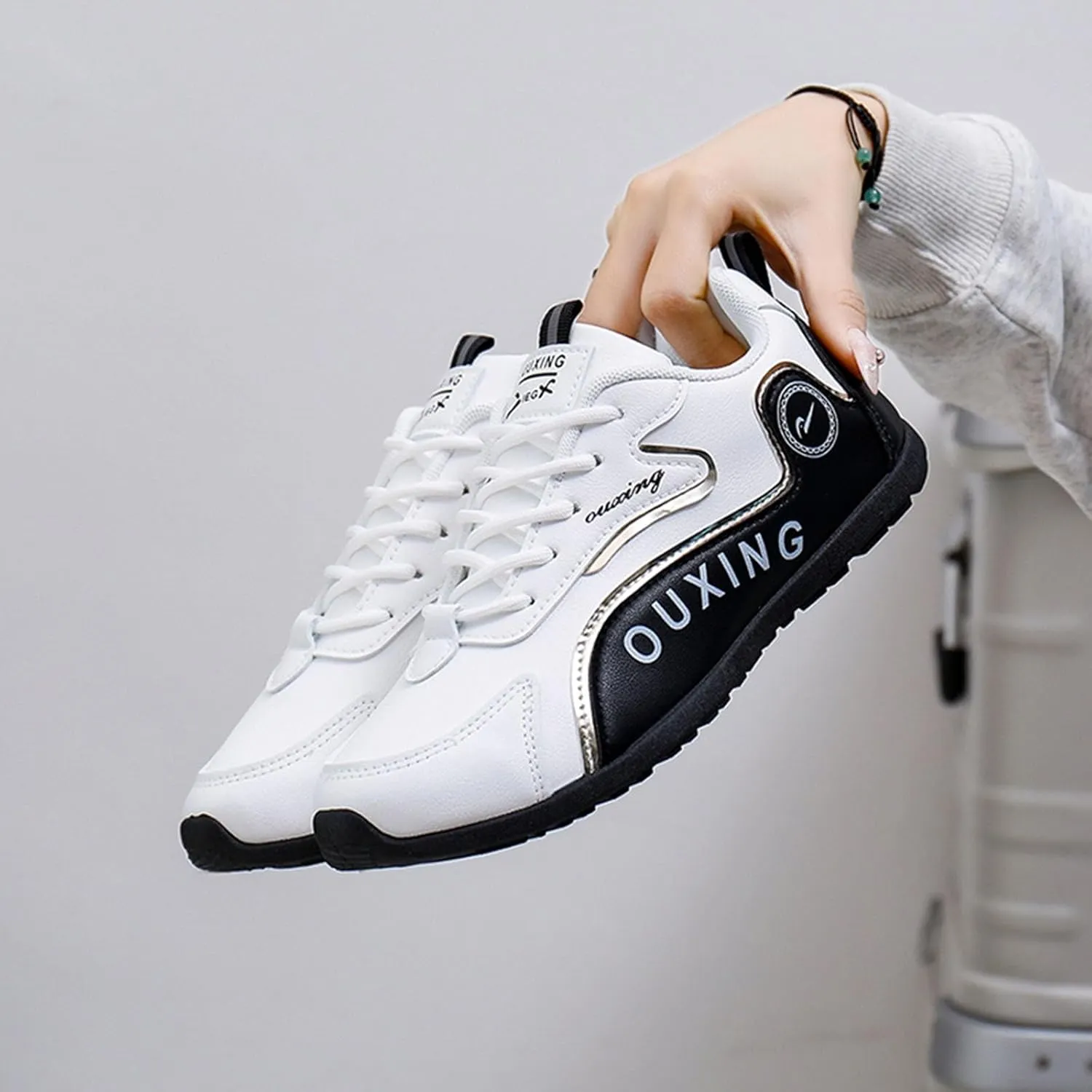 Slip on Walking Shoes Women Comfy Knitted Non Slip Arch Support Running Shoes Breathable Gym Workout Shoes Ladies 2024 Fashion Sneakers