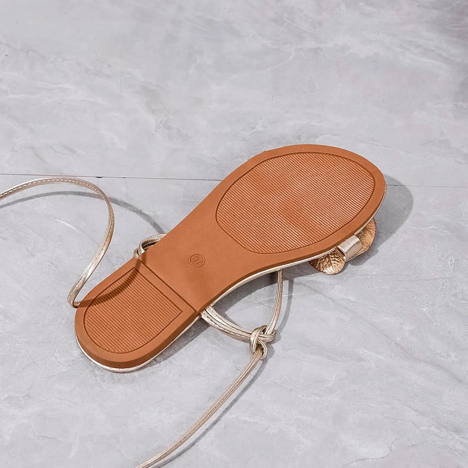 Stylish Women's Flat Sandals with -Strap Design for Beach Casual School and Parties