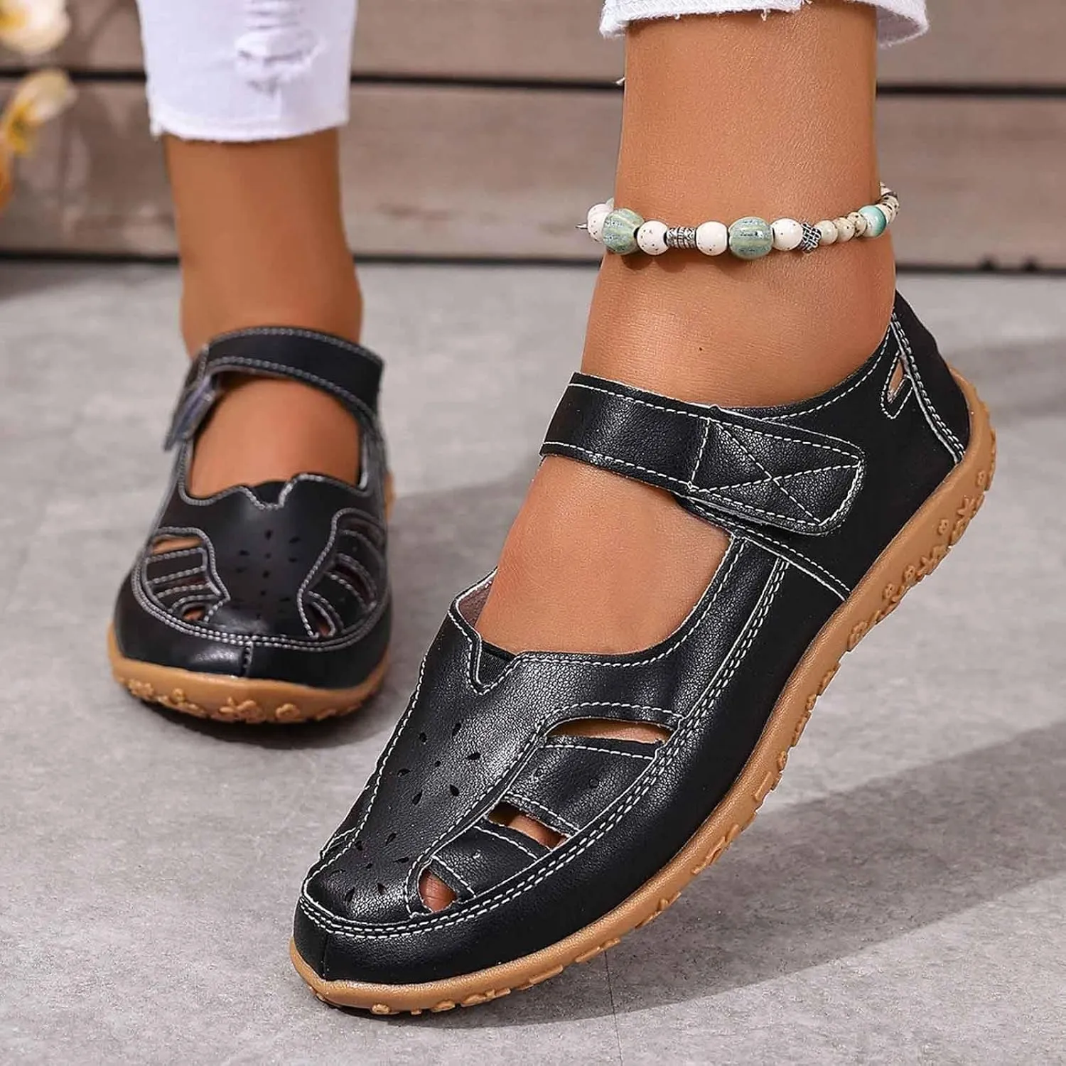 Stylish Women's Sandals Lightweight Comfortable Casual Slip-On Hollow Design Beach Footwear for Daily Wear and