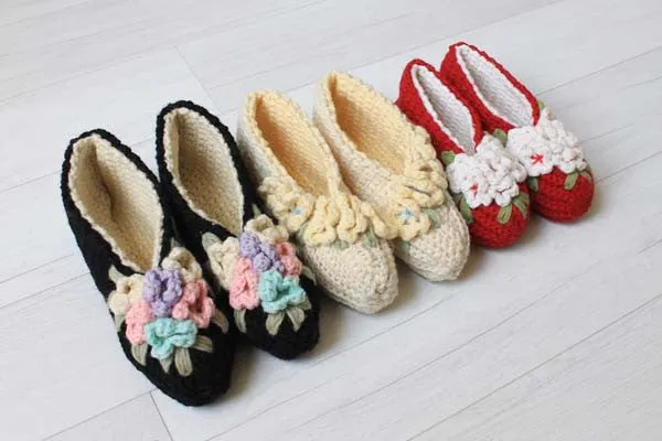 Vintage Floral Slippers Crochet Pattern