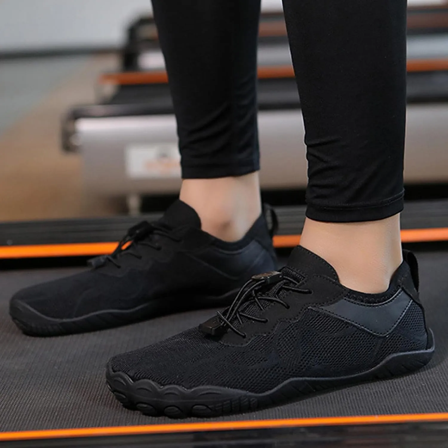 Women's Slip on Walking Shoes Comfy Knitted Non Slip Comfortable Running Shoes Breathable Gym Workout Shoes Lightweight Fashion Sneakers