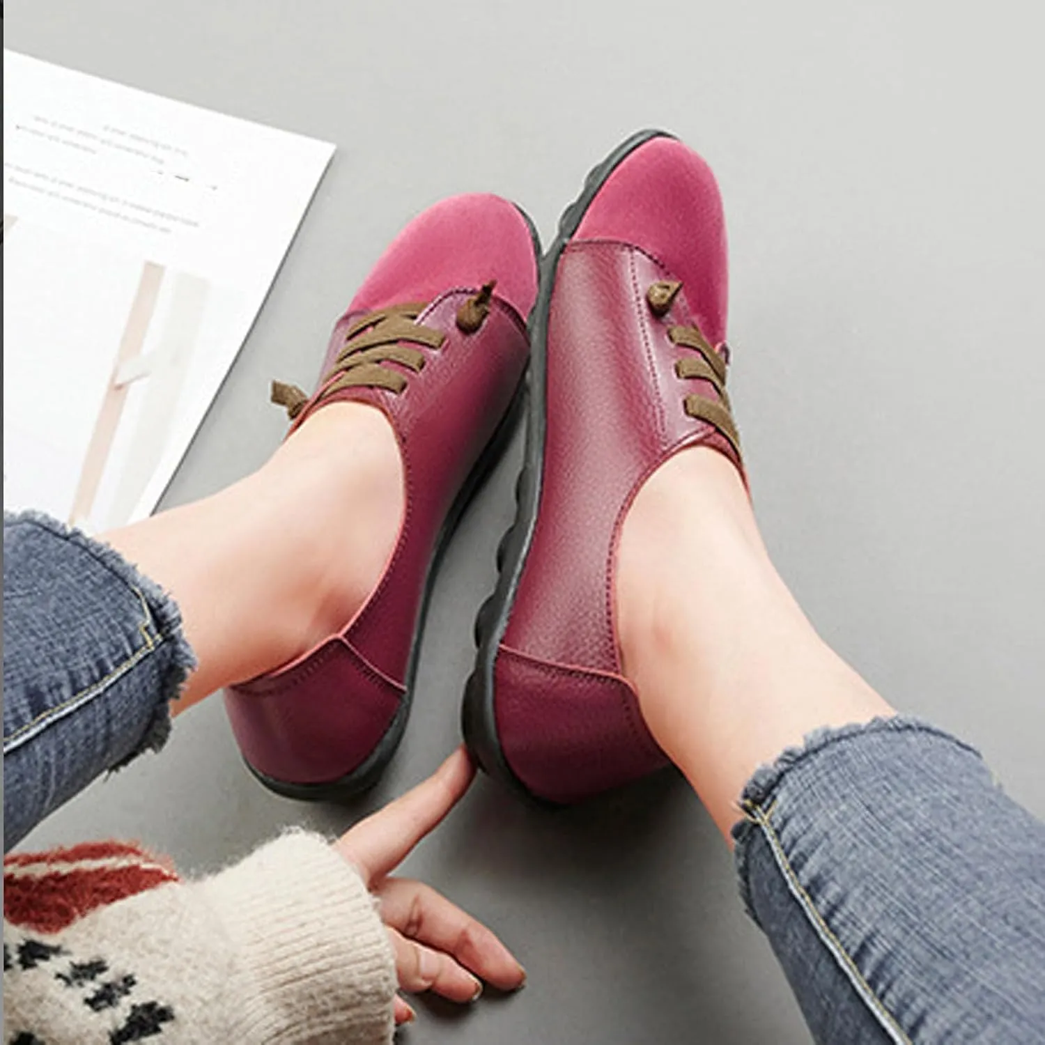 Women's Suede Casual Flat Oxford Shoes Round Toe Soft Sole Non-Slip Work Dress Lace-Up Shoes Comfortable Non-Slip Walking Mom Shoes