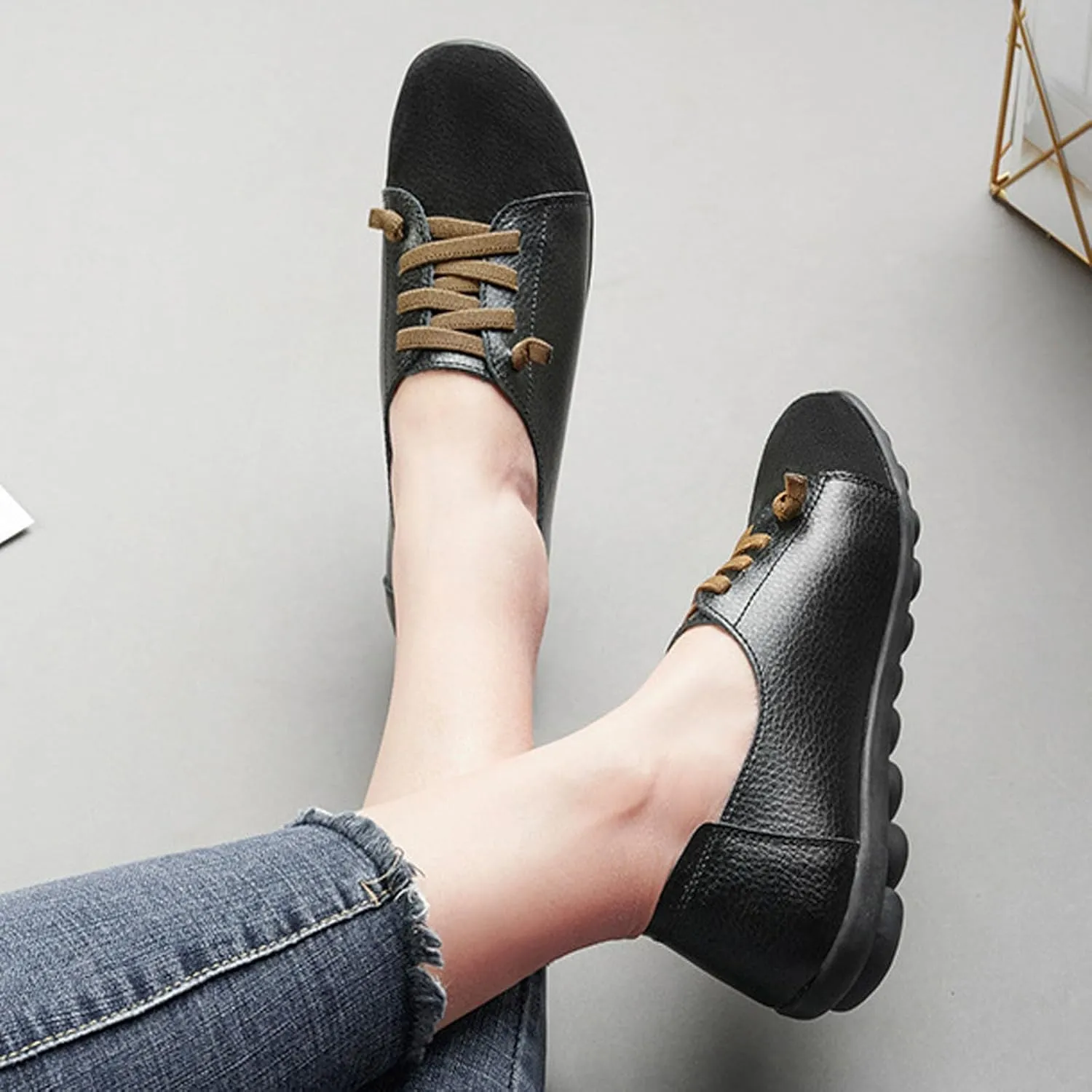 Women's Suede Casual Flat Oxford Shoes Round Toe Soft Sole Non-Slip Work Dress Lace-Up Shoes Comfortable Non-Slip Walking Mom Shoes