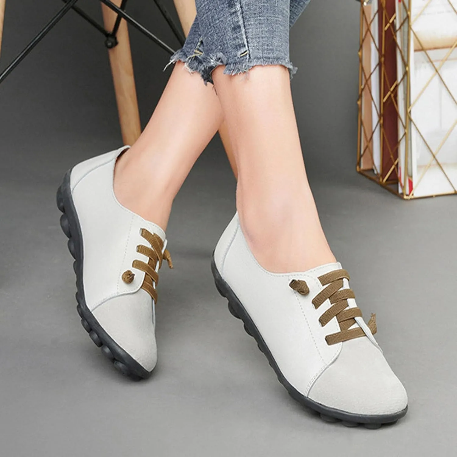 Women's Suede Casual Flat Oxford Shoes Round Toe Soft Sole Non-Slip Work Dress Lace-Up Shoes Comfortable Non-Slip Walking Mom Shoes
